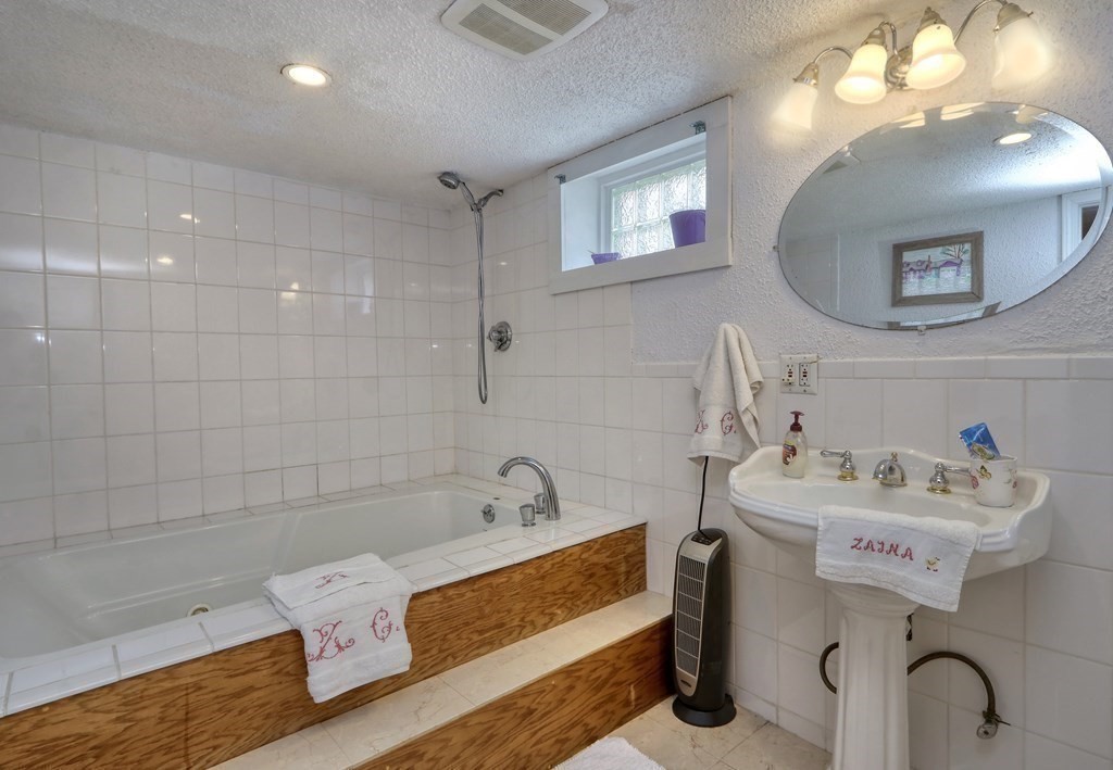 3 Oak Tree Road Dedham, MA 02026 - Photo 26 of 40 Gallery Image 26