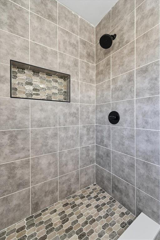 130 Malone Drive Rome, GA 30165 - Photo 15 of 45 a bathroom with a shower