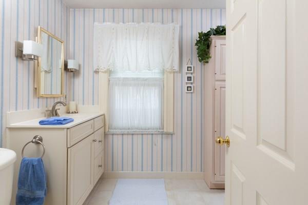 182 Holbrook Road Quincy, MA 02171 - Photo 21 of 24 Gallery Image 21