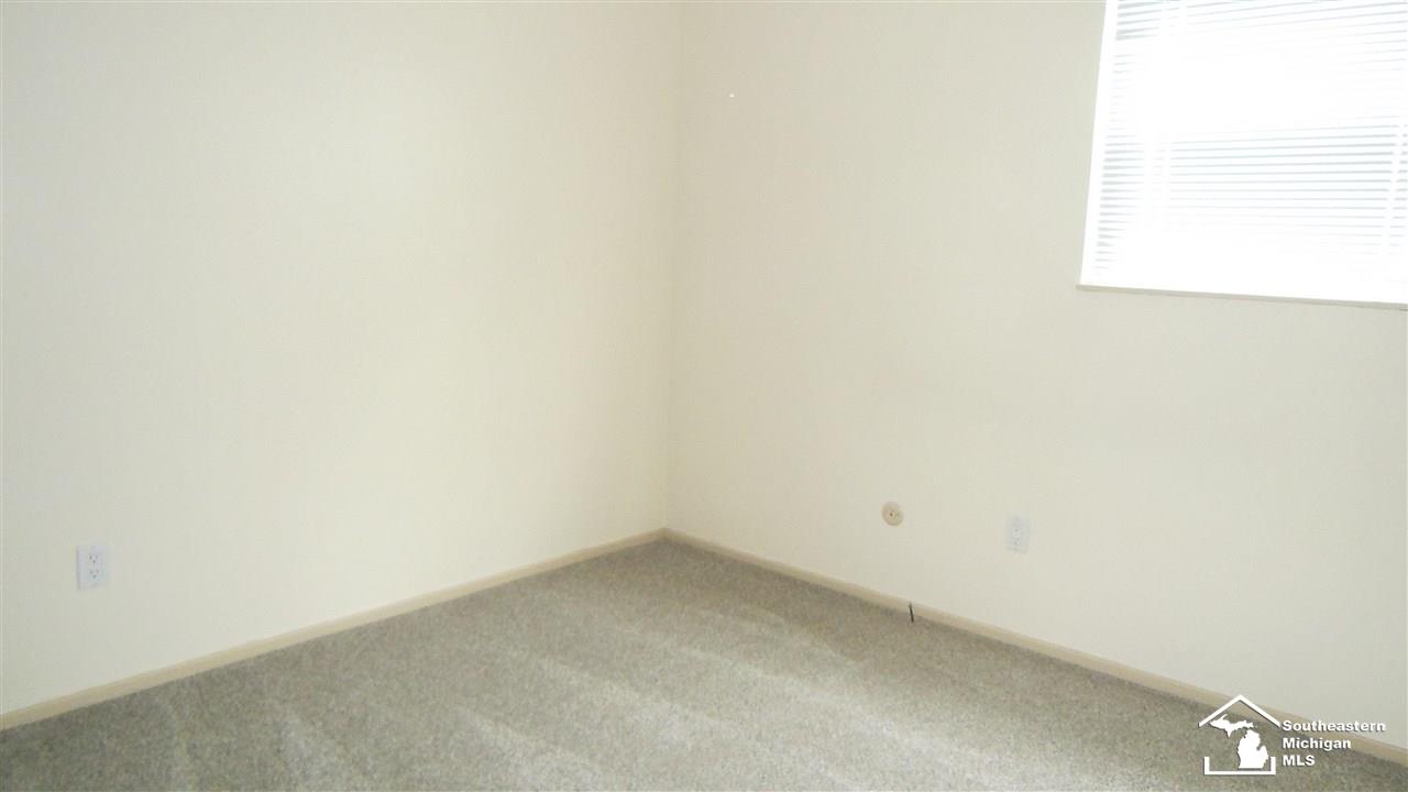 7832 Wiseman Road Lambertville, MI 48144 - Photo 13 of 16 50040845-13.JPG