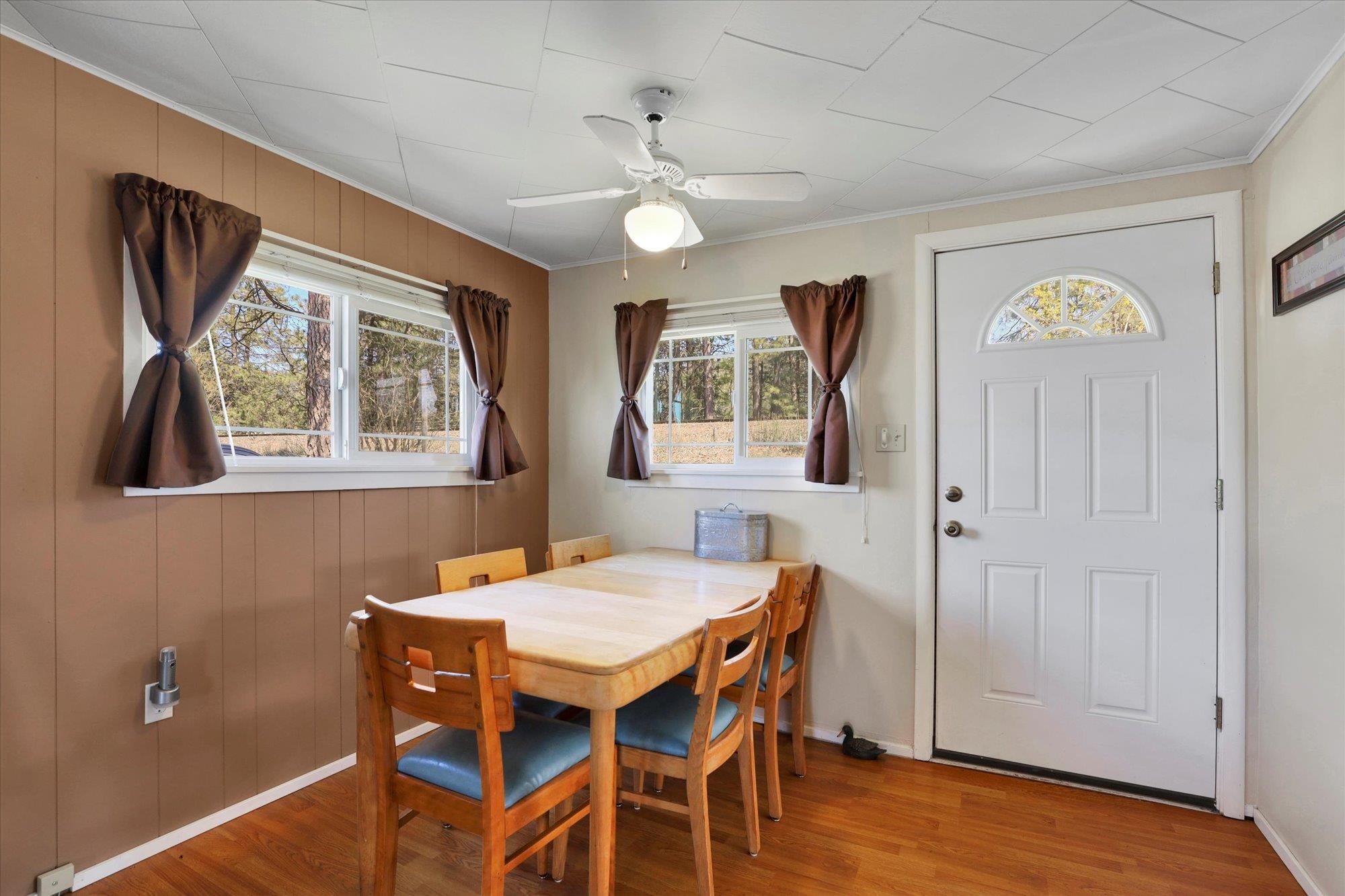 40630 Robbins Road Loon Lake, WA 99148 - Photo 5 of 39 Gallery Image 5