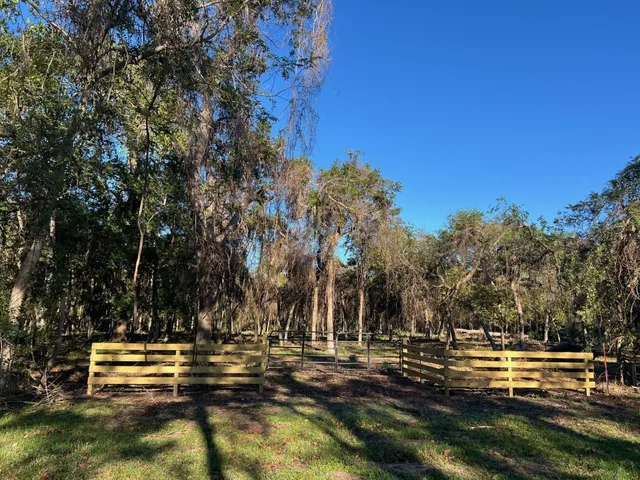 $300,000 | 519 County Road 849, Brazoria, TX 77422