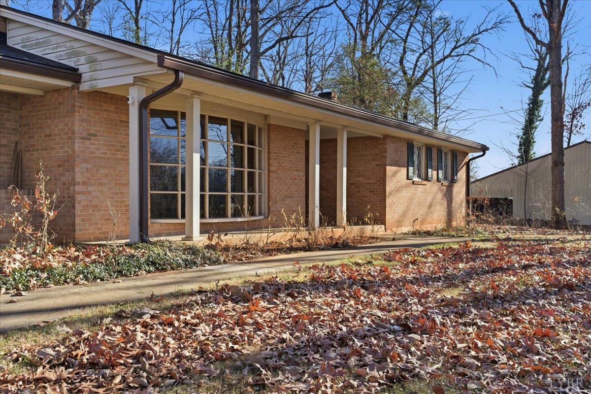 3241 Peaks Road Bedford, VA 24523 - Photo 3 of 40