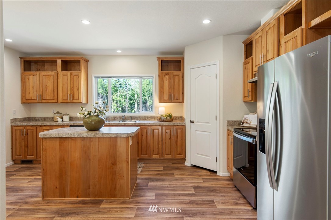 4400 East Rasor Road Belfair, WA 98528 - Photo 6 of 34 Gallery Image 6
