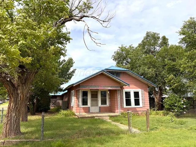$65,000 | 808 South Cornell Avenue, Fritch, TX 79036