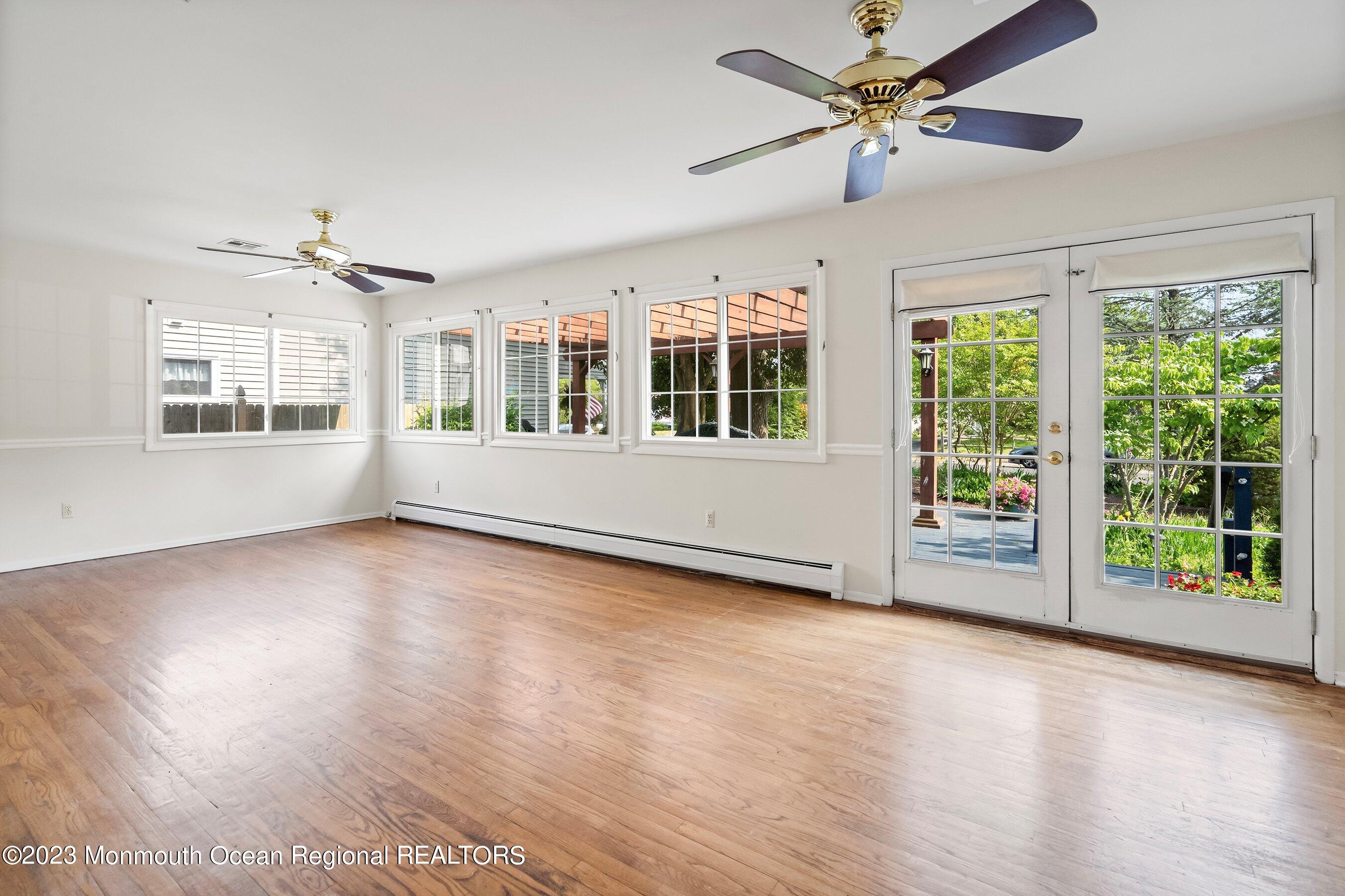 215 Howe Street Point Pleasant, NJ 08742 - Photo 21 of 31 16-May 24, 2023 Sunroom 1B