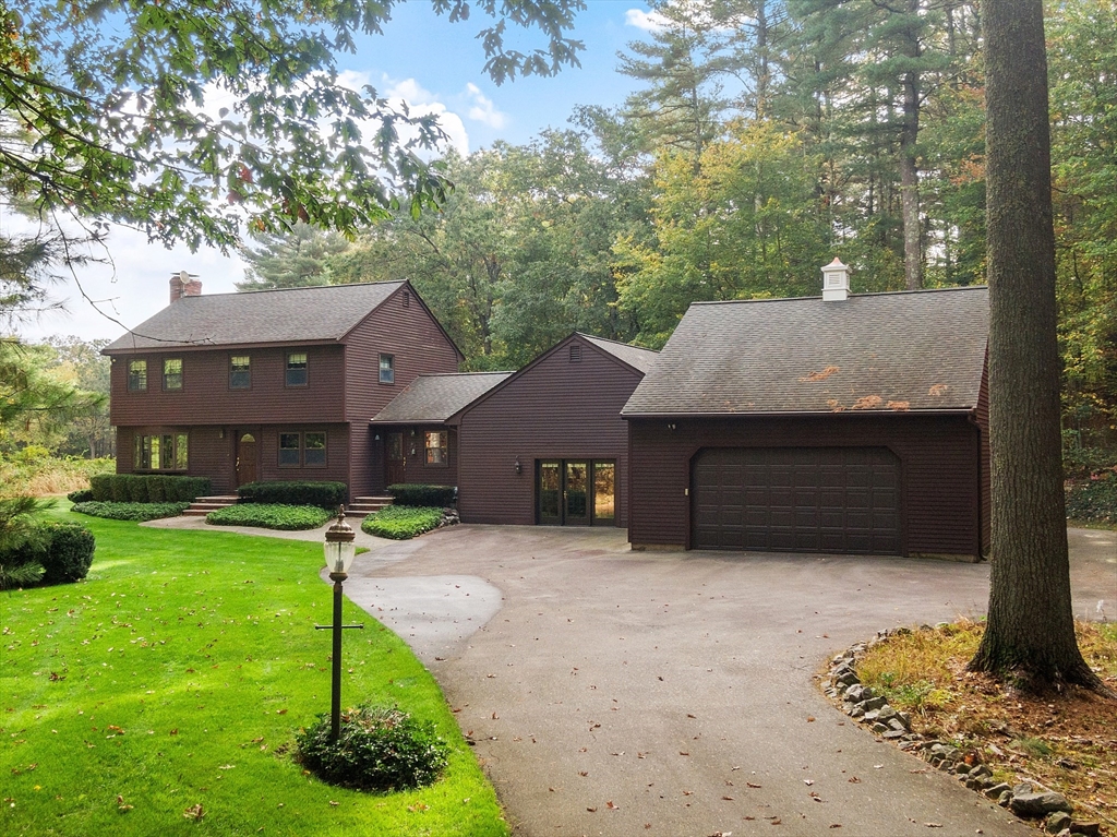 114 Stonecleave Road North Andover, MA 01845 - Photo 1 of 35 Gallery Image 1