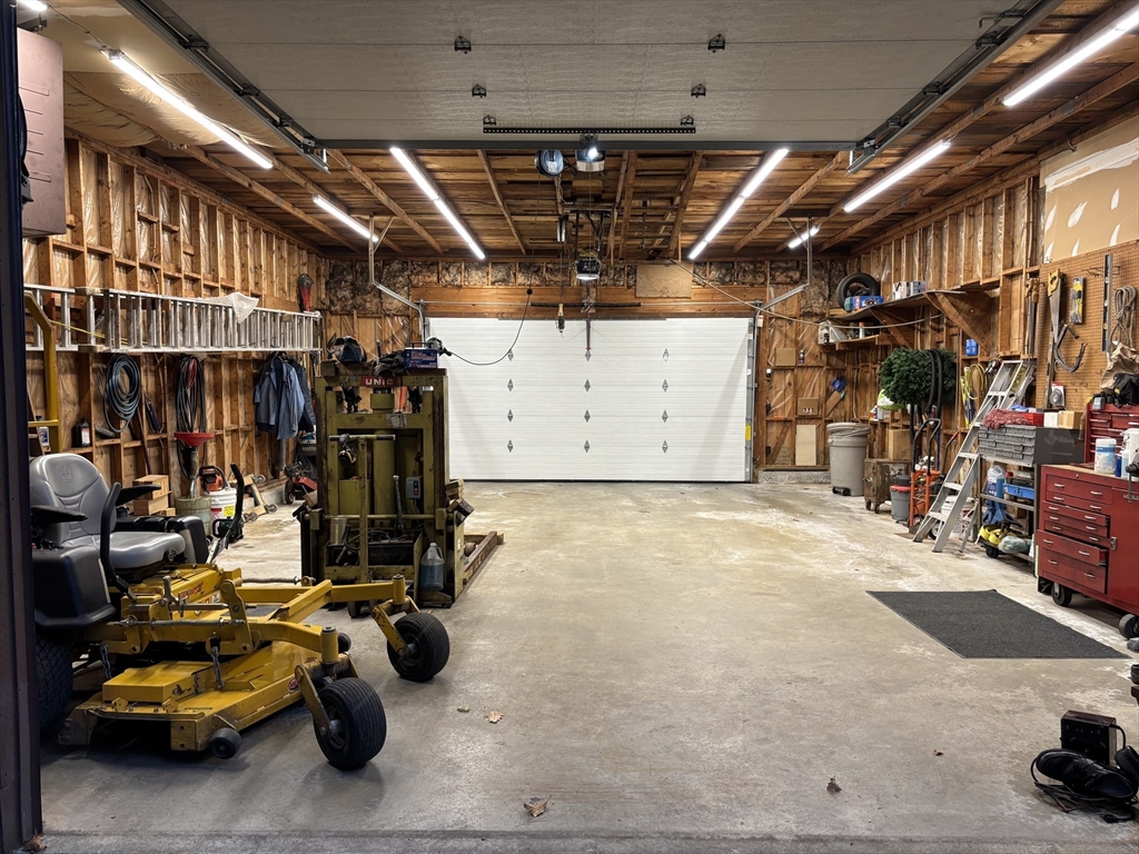 114 Stonecleave Road North Andover, MA 01845 - Photo 31 of 35 Gallery Image 31