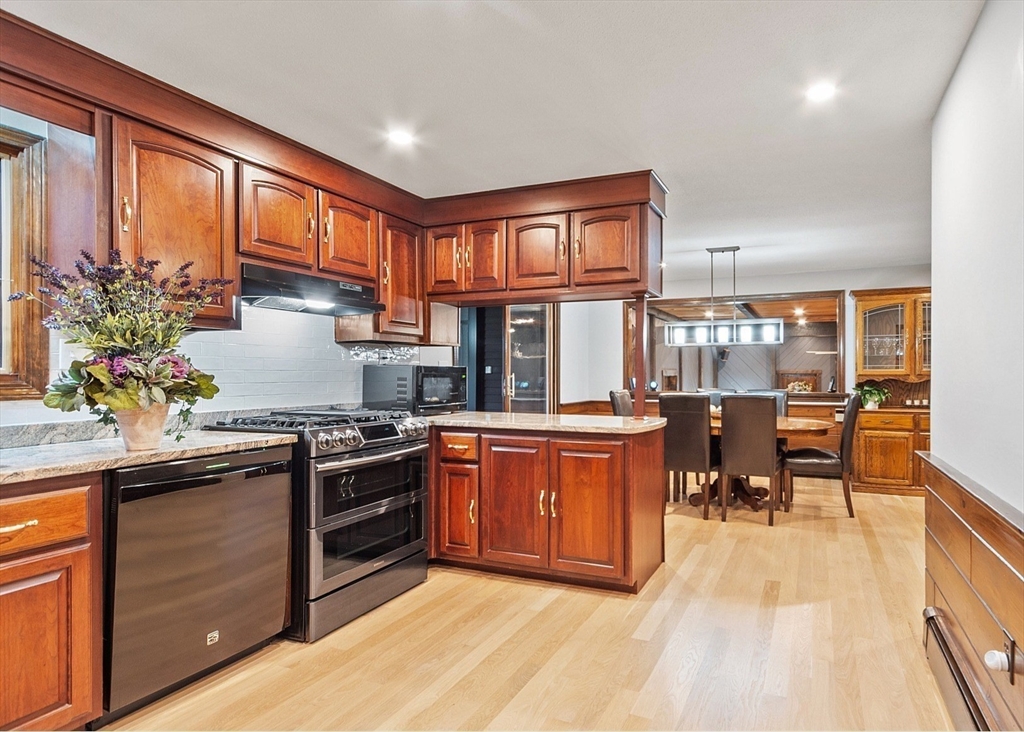 114 Stonecleave Road North Andover, MA 01845 - Photo 5 of 35 Gallery Image 5