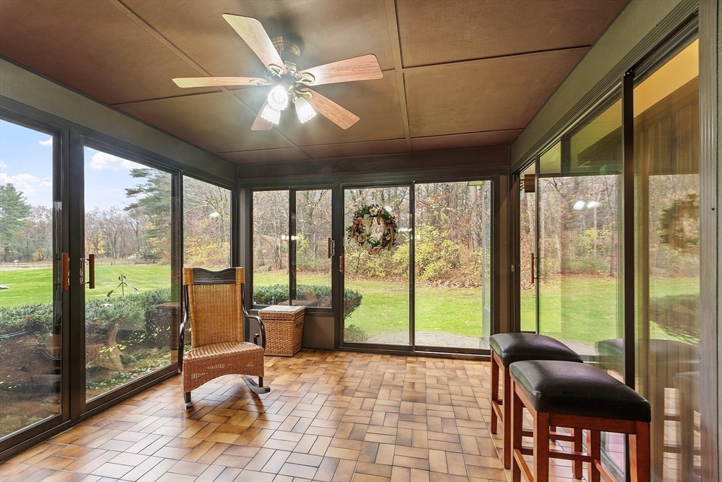 114 Stonecleave Road North Andover, MA 01845 - Photo 9 of 35 Gallery Image 9