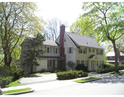 1 Montvale Road Worcester, MA 01609 - Photo 2 of 14 Gallery Image 2