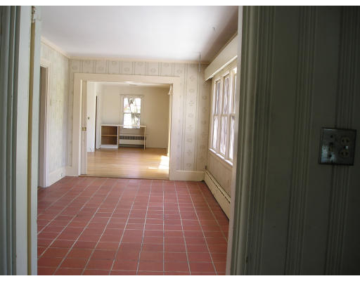 1 Montvale Road Worcester, MA 01609 - Photo 6 of 14 Gallery Image 6
