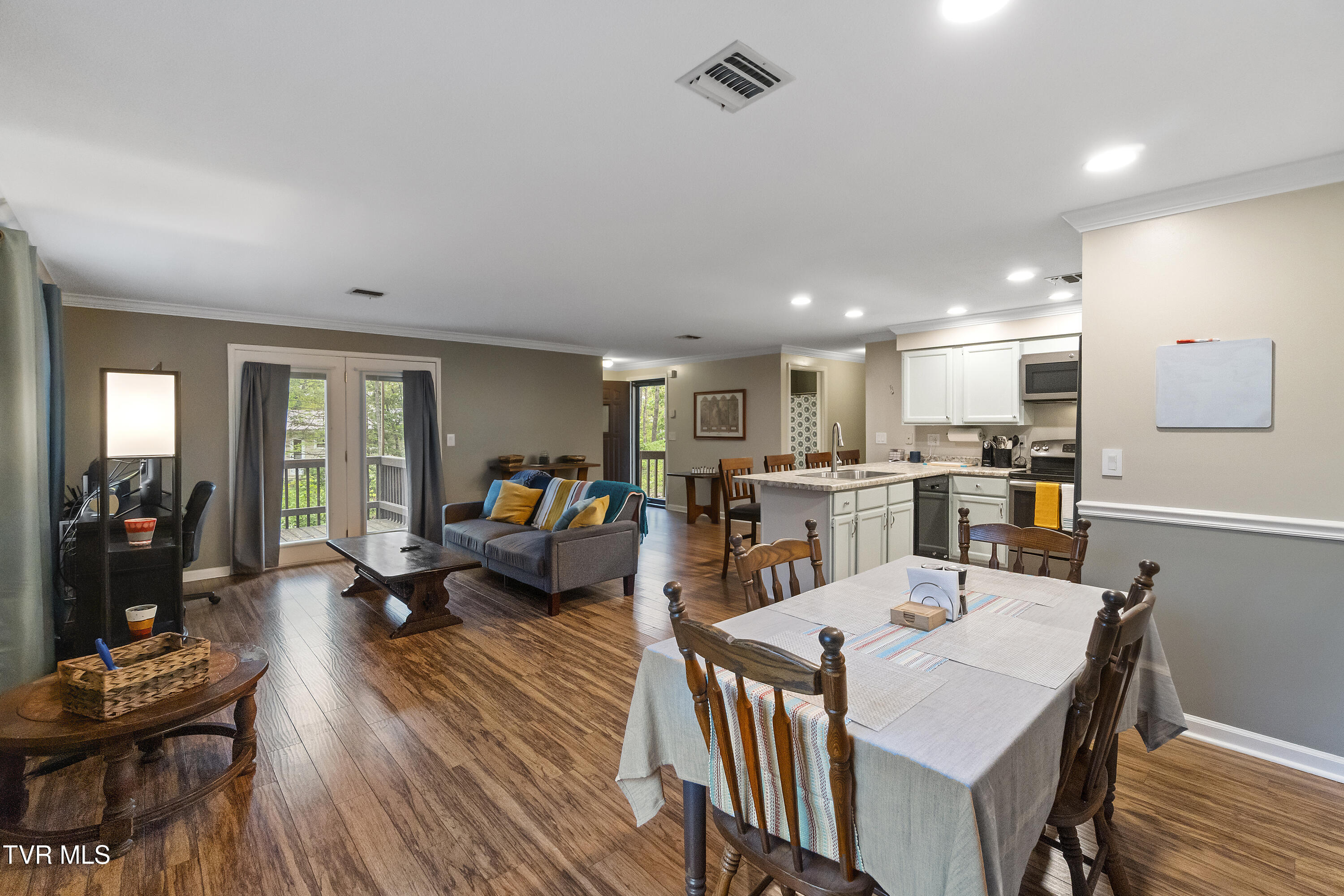 1147 Timbers East, Unit 1 Greeneville, TN 37745 - Photo 11 of 39 DSC06566
