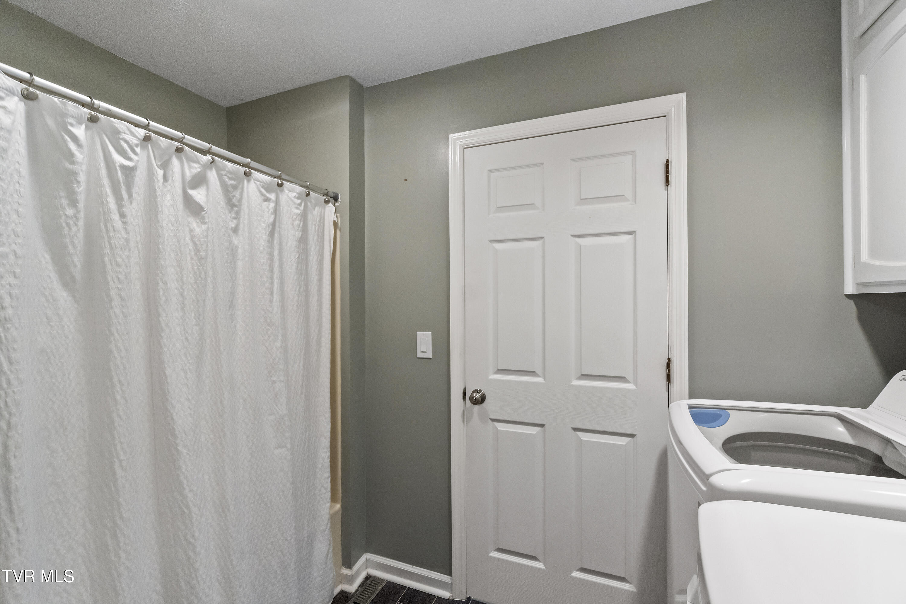 1147 Timbers East, Unit 1 Greeneville, TN 37745 - Photo 20 of 39 DSC06638