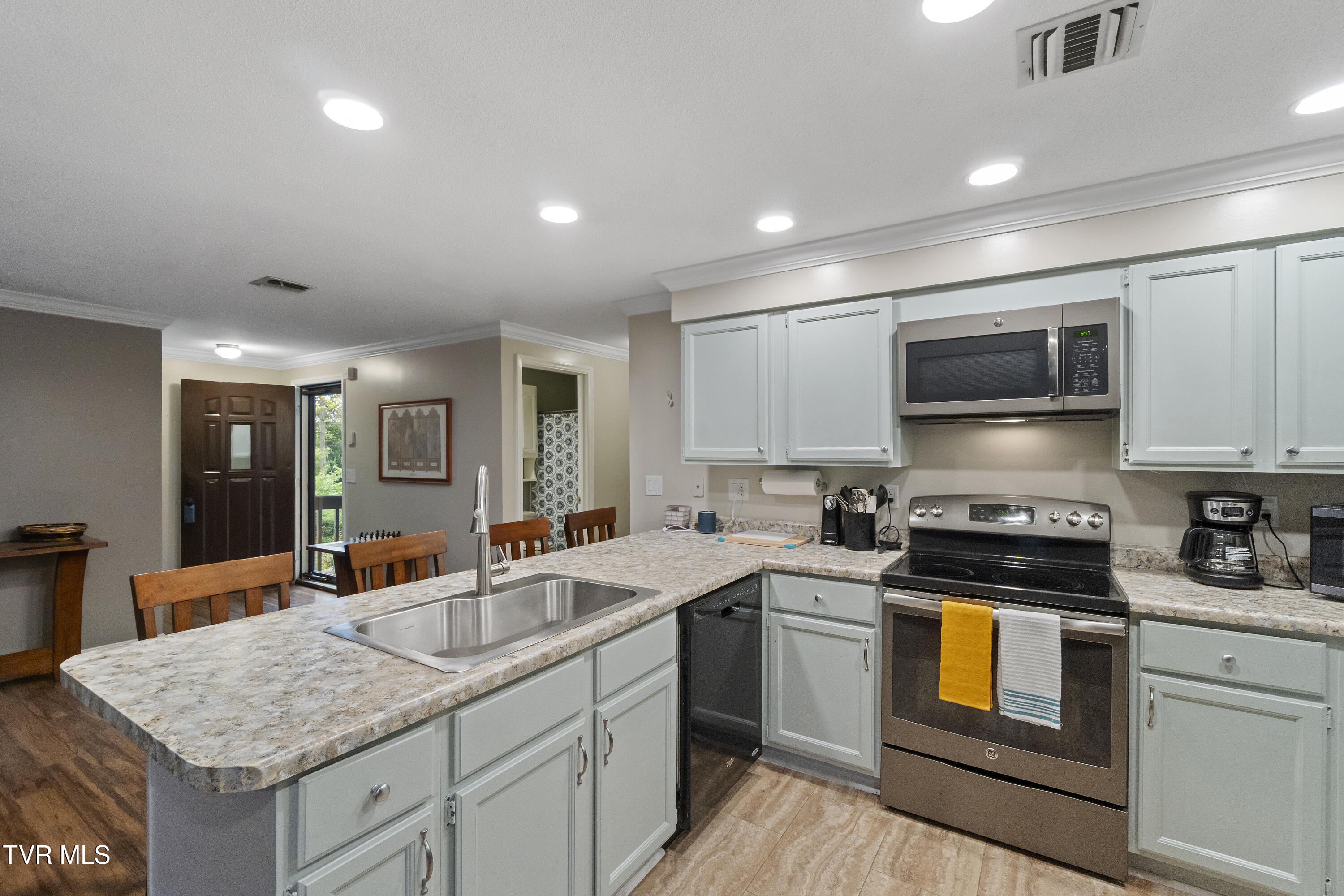 1147 Timbers East, Unit 1 Greeneville, TN 37745 - Photo 7 of 39 DSC06581
