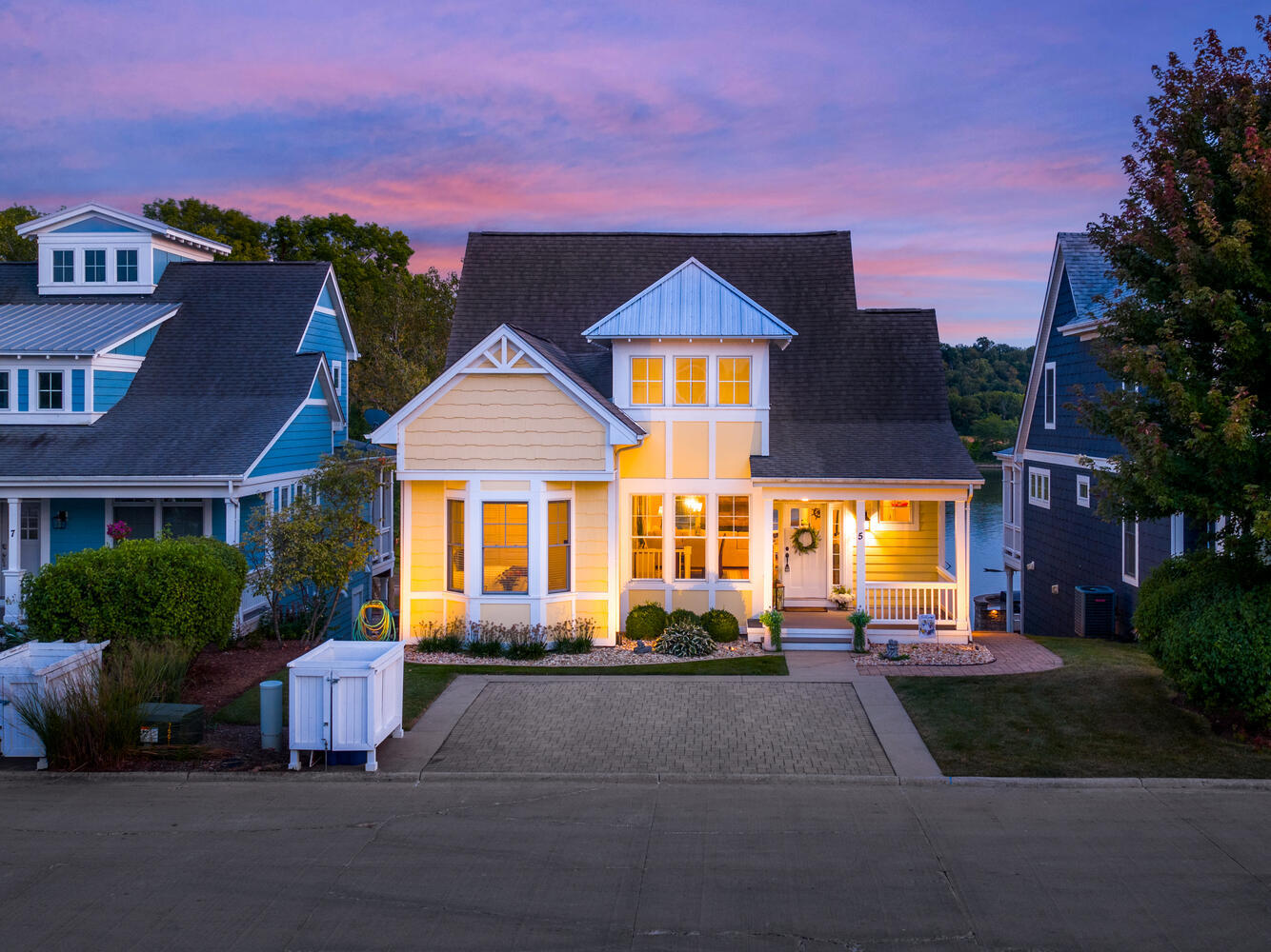 5 Windward Way Ottawa, IL 61350 - Photo 1 of 50 a front view of a house with a yard