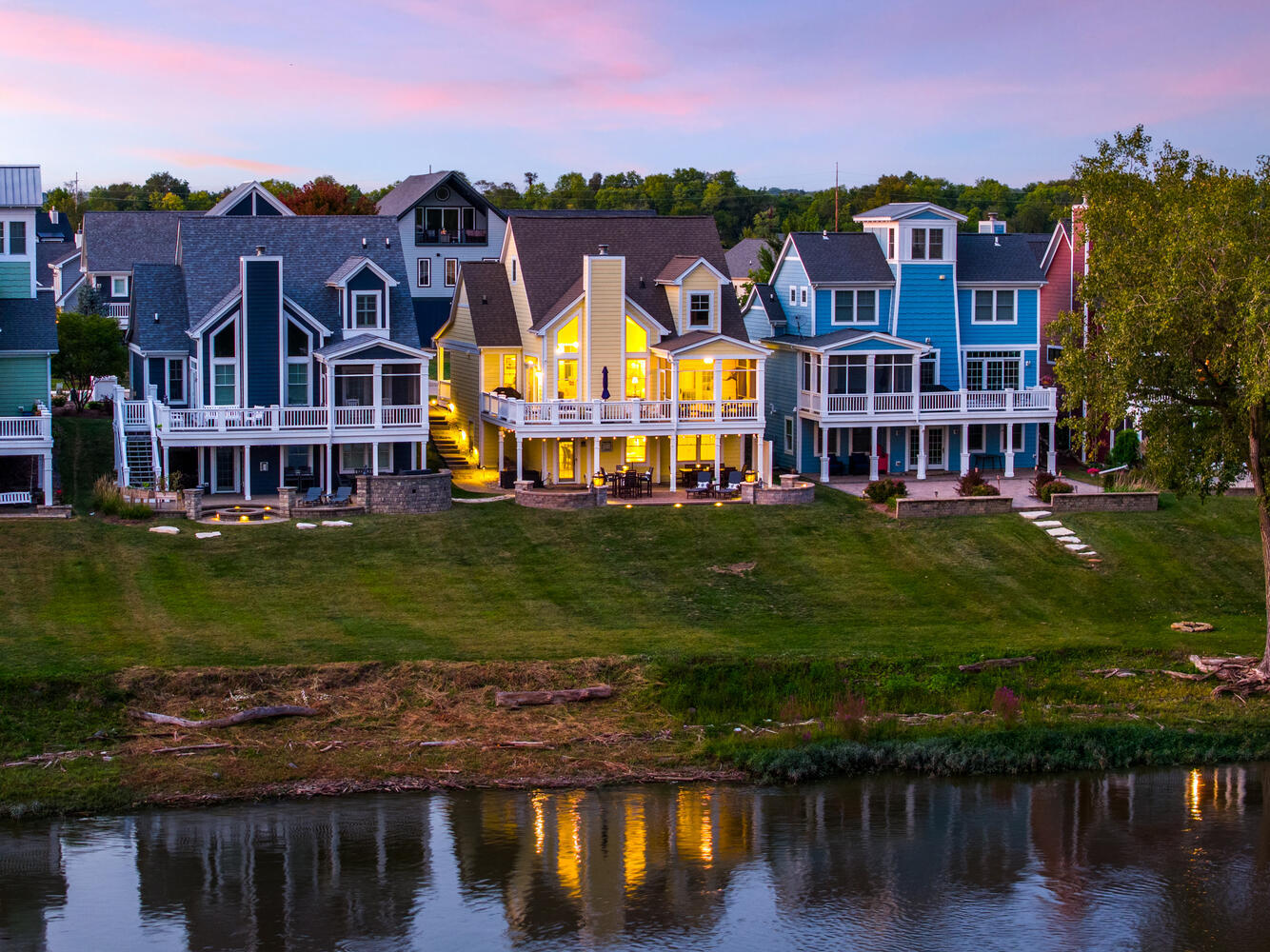 5 Windward Way Ottawa, IL 61350 - Photo 10 of 50 a view of building with garden space and lake view