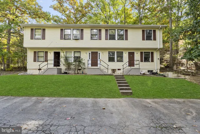 $1,300 | 1005 Lower Clubhouse Drive, Unit 4, Harpers Ferry, WV 25425