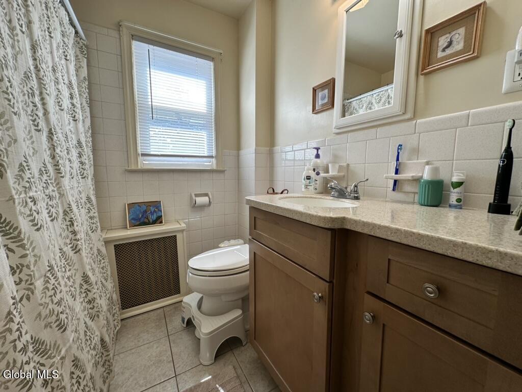 1043 Bill Road Schenectady, NY 12303 - Photo 13 of 37 117893FE-26F6-48B4-8275-D63458CDE3C7_1_1