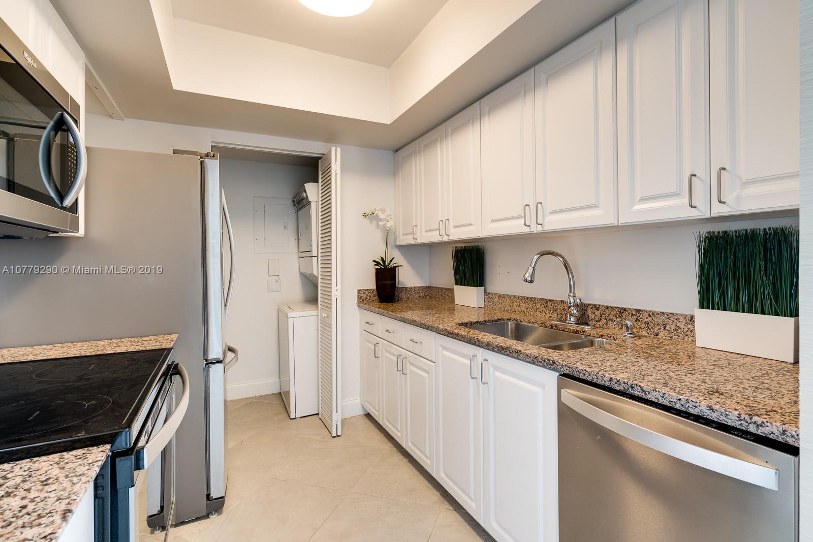 90 Alton Road, Unit 1207 Miami Beach, FL 33139 - Photo 10 of 14 Gallery Image 10