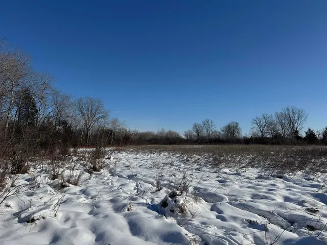 $490,000 | 70 M/l Acres State Road 20, East Troy, WI 53120