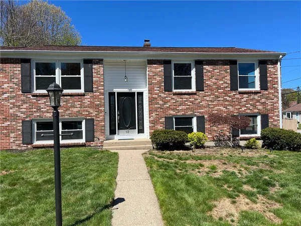 $3,500 | 52 Cottonwood Drive, Cranston, RI 02921