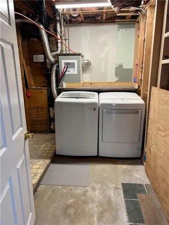 $3,500 | 52 Cottonwood Drive, Cranston, RI 02921