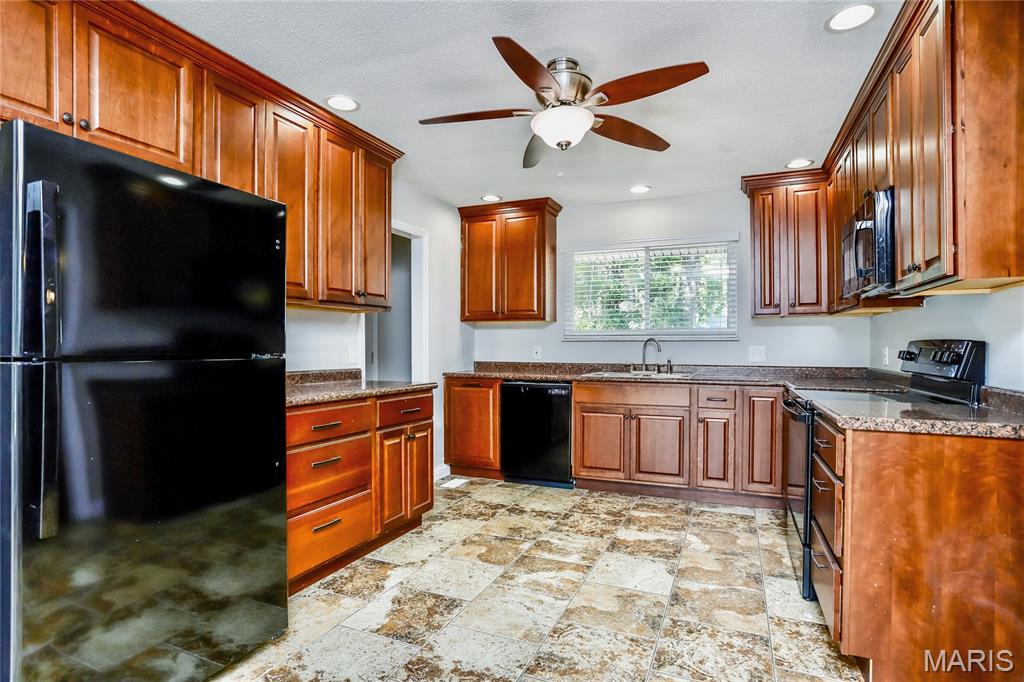 104 Lake Point Drive St. Peters, MO 63376 - Photo 6 of 15