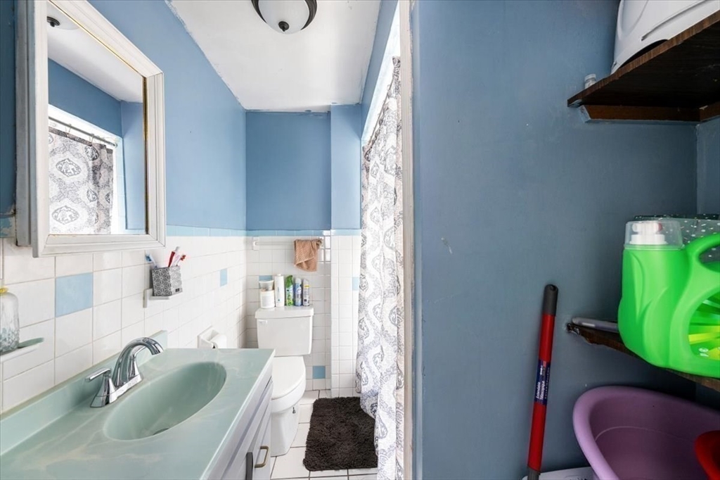 173 Branch Street Lowell, MA 01851 - Photo 16 of 33