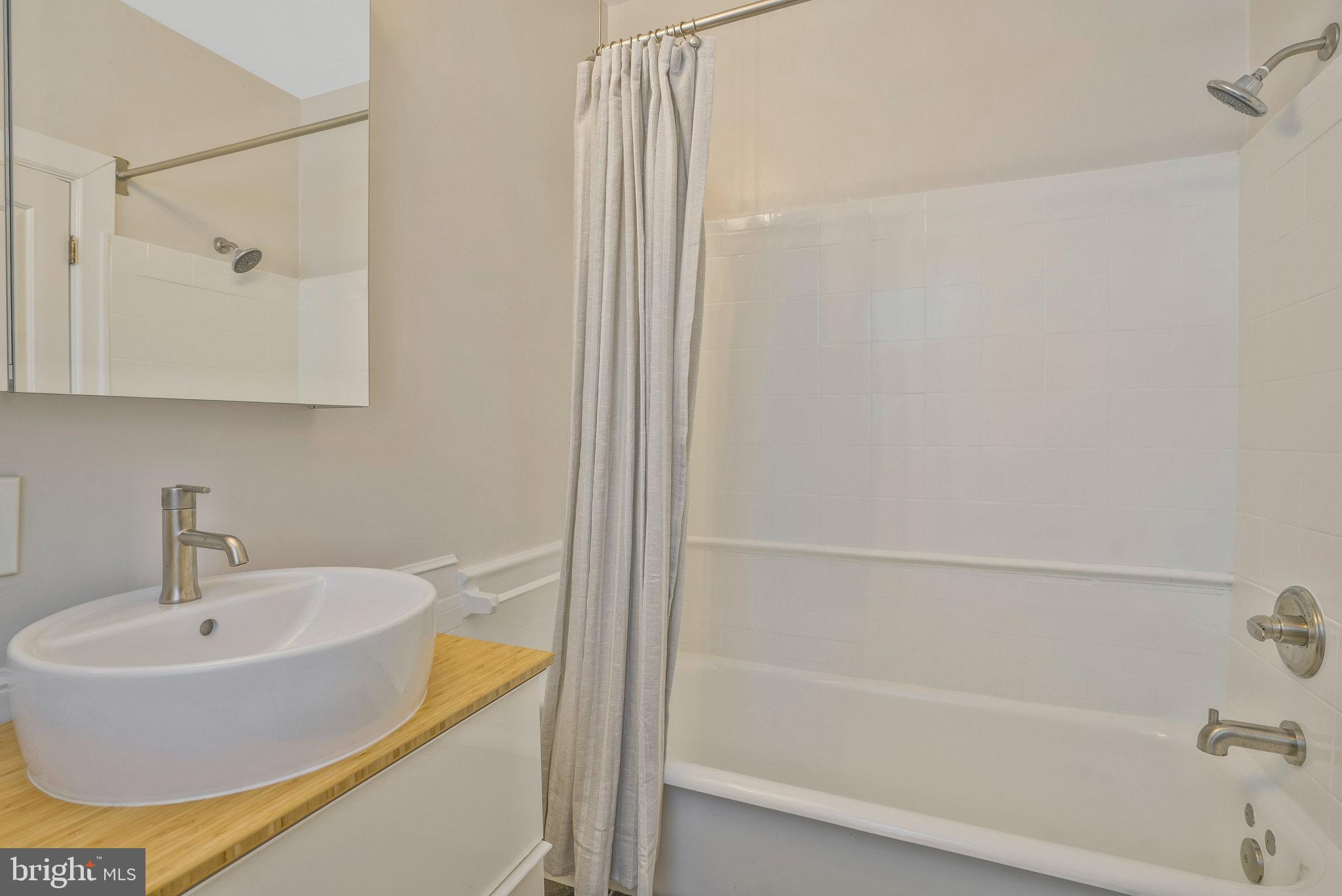 1954 Columbia Road Northwest, Unit 101 Washington, DC 20009 - Photo 26 of 37 Gallery Image 26