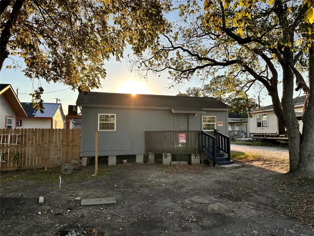 $885 | 2716 Hill Avenue, Unit A, Dickinson, TX 77539