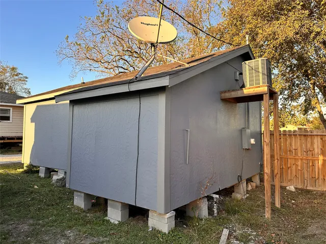 $885 | 2716 Hill Avenue, Unit A, Dickinson, TX 77539