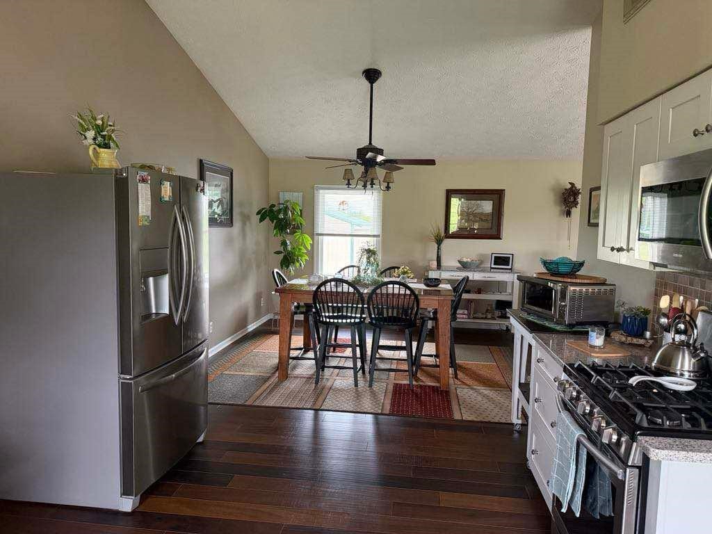 183 Hemlock Ridge Road Hillsville, VA 24343 - Photo 6 of 30 Gallery Image 6