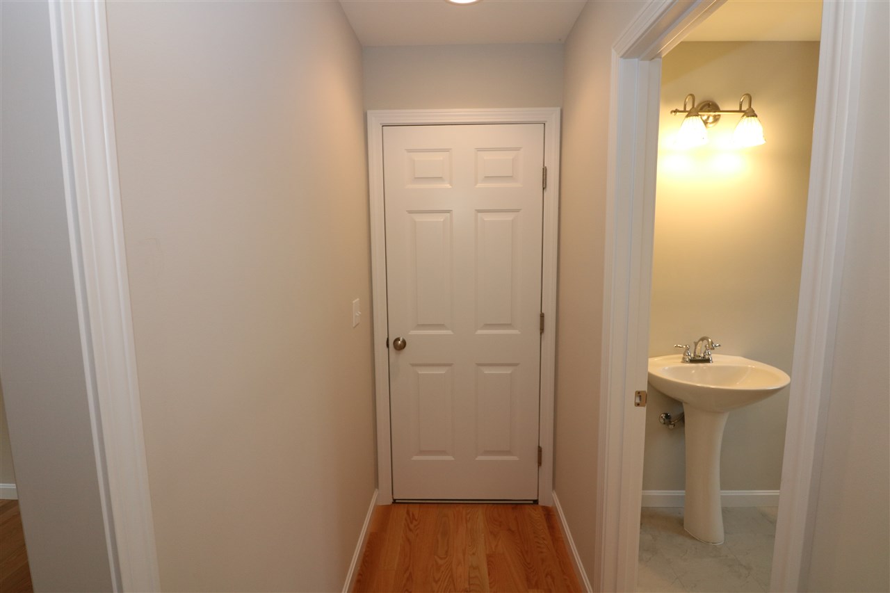 10 French Road, Unit 102 Epping, NH 03042 - Photo 18 of 37