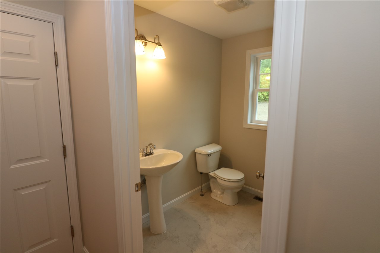 10 French Road, Unit 102 Epping, NH 03042 - Photo 19 of 37