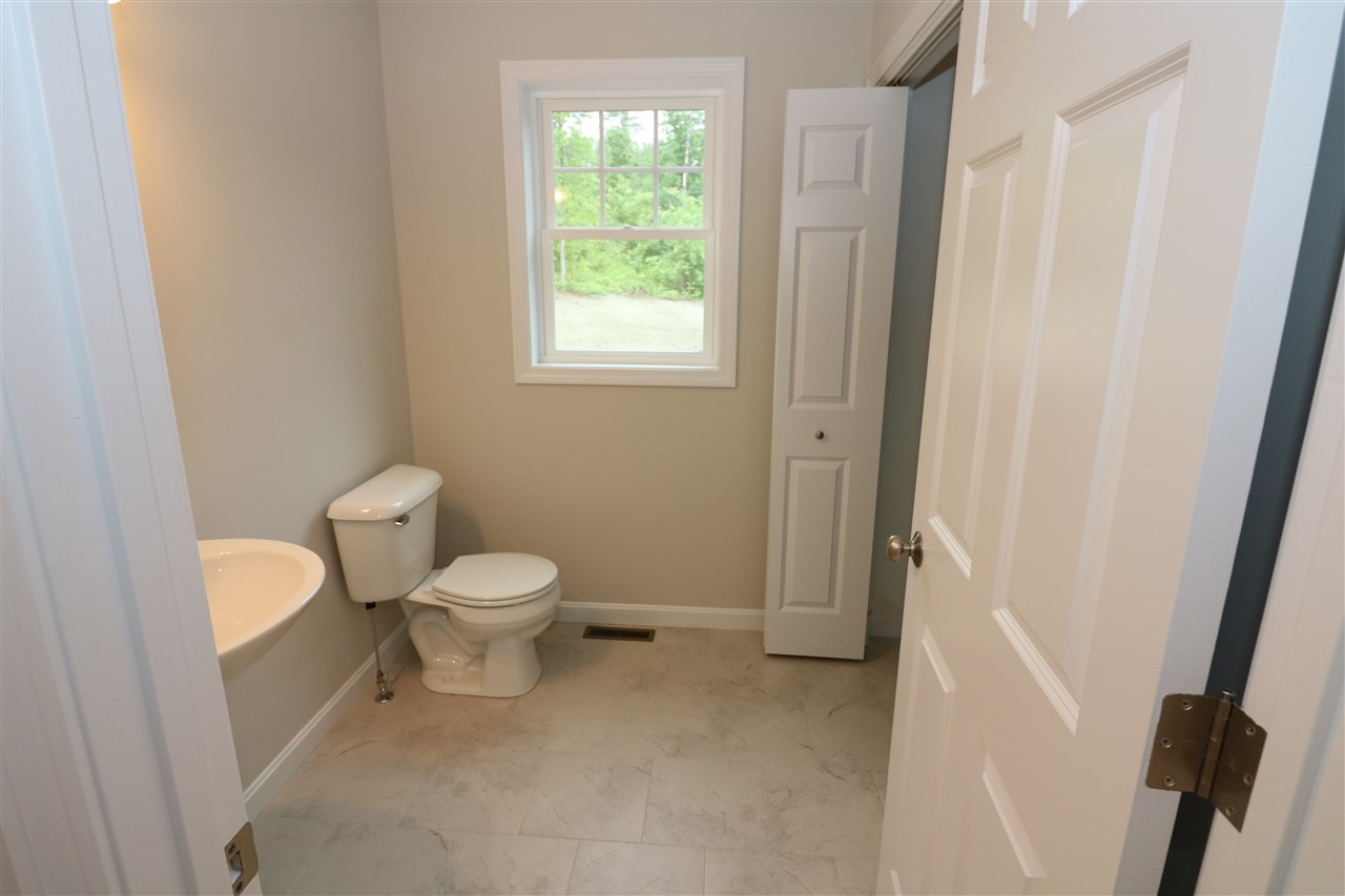 10 French Road, Unit 102 Epping, NH 03042 - Photo 20 of 37