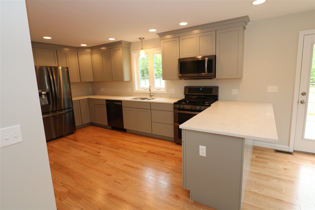 10 French Road, Unit 102 Epping, NH 03042 - Photo 4 of 37