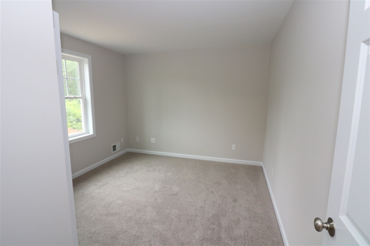 10 French Road, Unit 102 Epping, NH 03042 - Photo 33 of 37