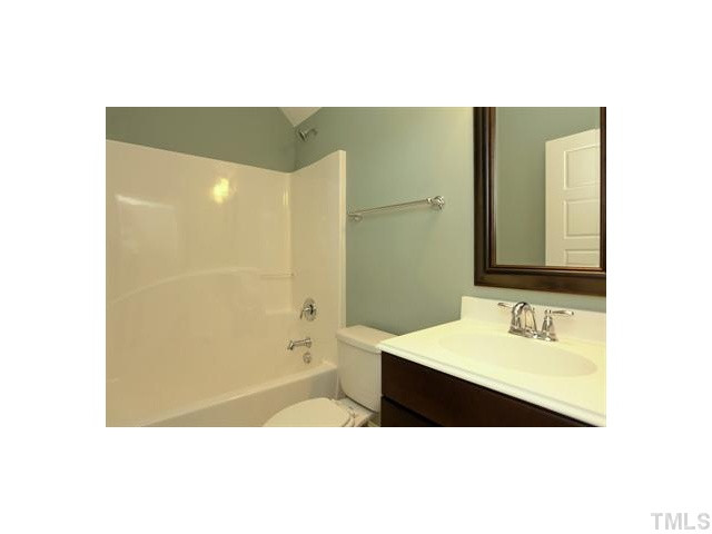 2731 Bembridge Drive Raleigh, NC 27613 - Photo 22 of 25 Bath in 3rd Bedroom