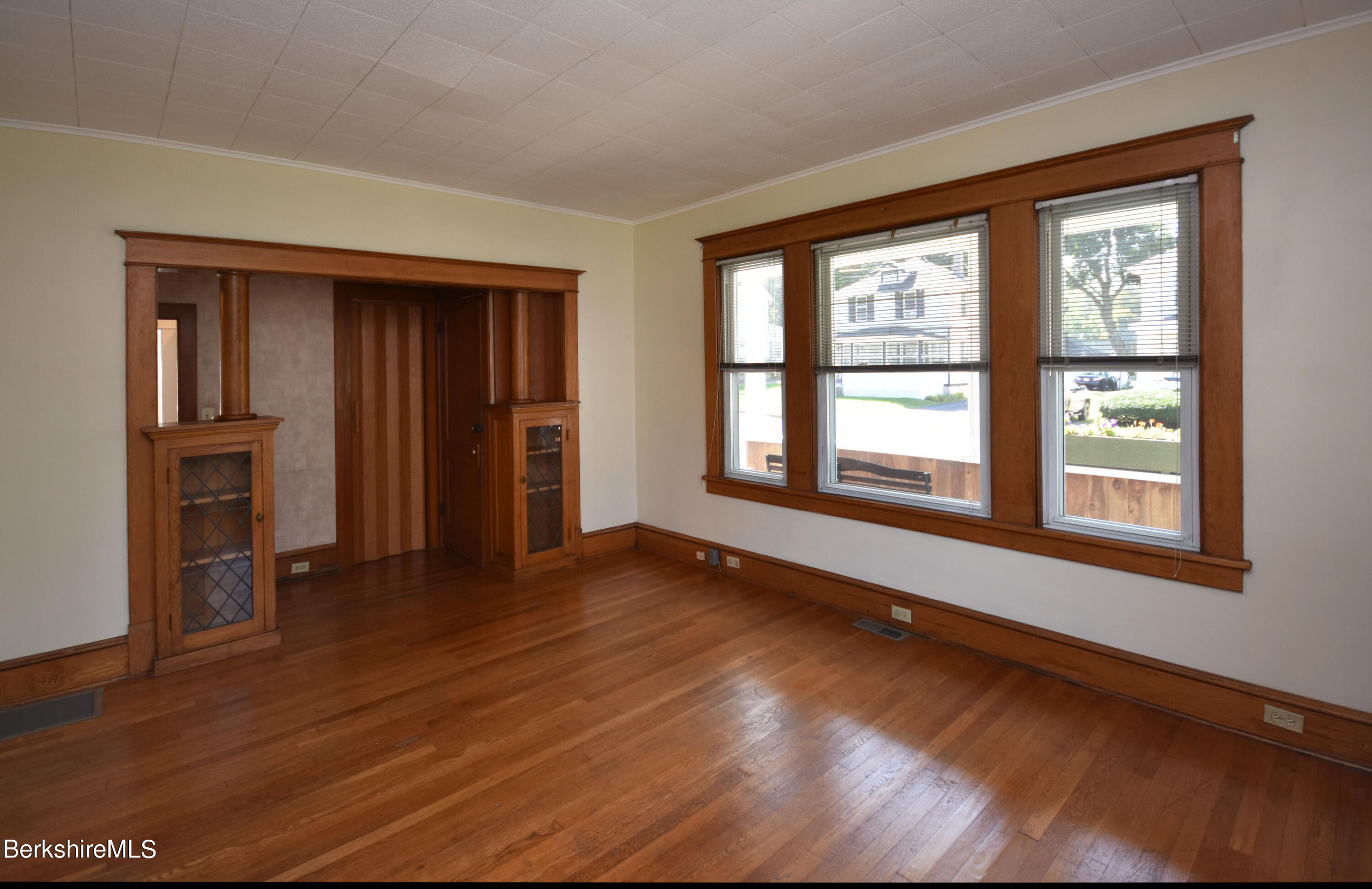22 Harding Street Pittsfield, MA 01201 - Photo 6 of 45 Living Room