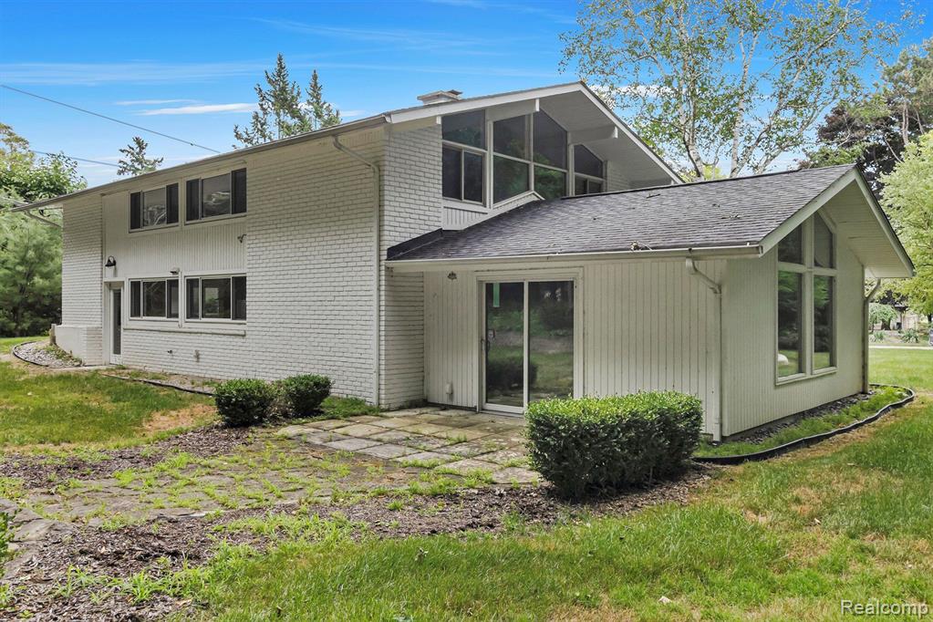 29746 Highmeadow Road Farmington Hills, MI 48334 - Photo 42 of 46