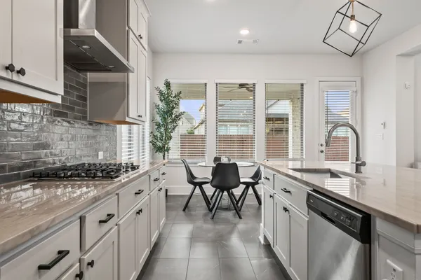 $725,000 | 124 Low River Lane, Georgetown, TX 78628