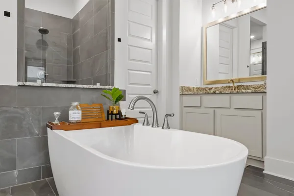 $725,000 | 124 Low River Lane, Georgetown, TX 78628