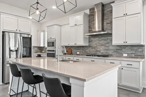 $700,000 | 124 Low River Lane, Georgetown, TX 78628