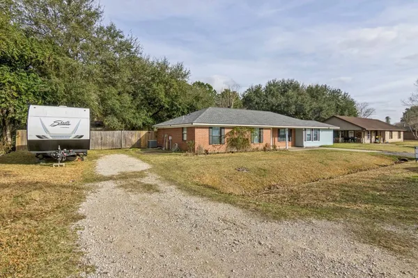 $265,000 | 305 James Street, Winnie, TX 77665