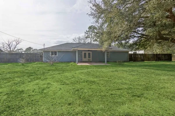 $265,000 | 305 James Street, Winnie, TX 77665