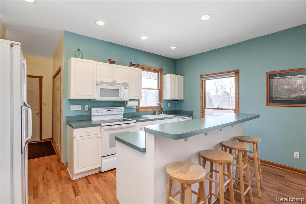 2085 South Hadley Road Ortonville, MI 48462 - Photo 9 of 35