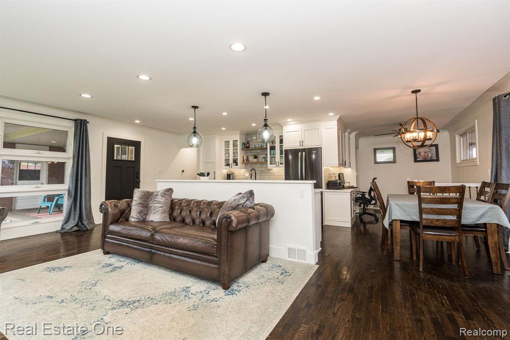 1124 Stellma Lane Rochester Hills, MI 48309 - Photo 20 of 44