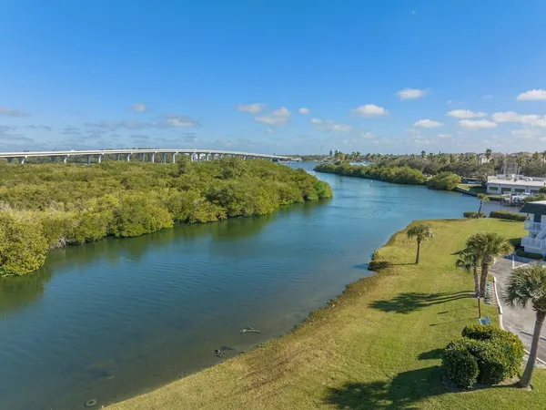 $1,600 | 2800 Indian River Boulevard, Unit 10M, Vero Beach, FL 32960