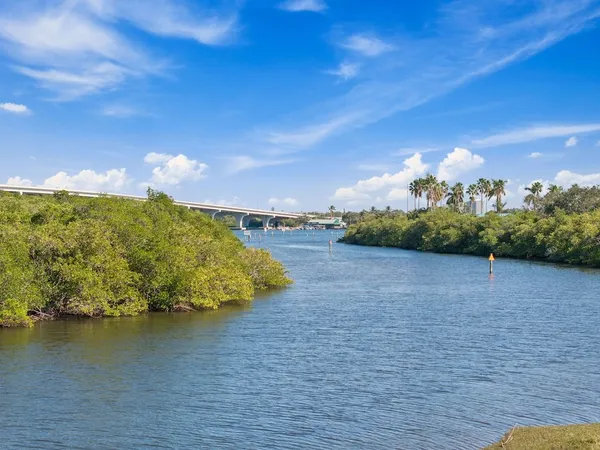 $1,600 | 2800 Indian River Boulevard, Unit 10M, Vero Beach, FL 32960